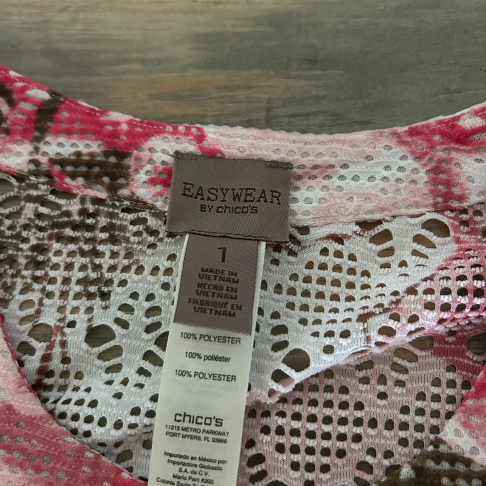 Chicos easy wear pink cover top size 1